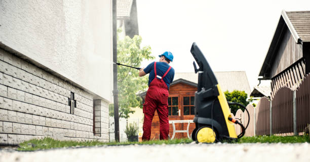Best Pressure Washing Siding  in Newton Falls, OH